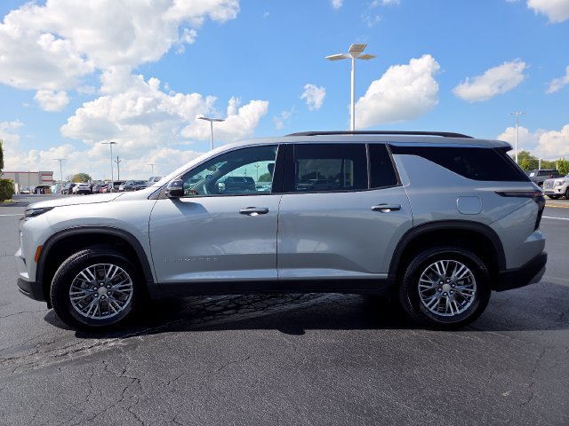 Used 2025 Chevrolet Traverse LT w/ LPO, Floor Liner Package FWD image 14