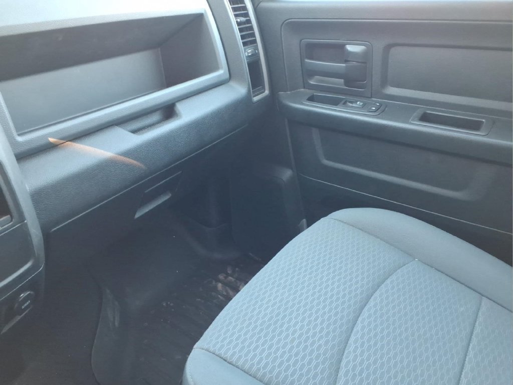 Used 2018 RAM 1500 Express w/ Express Value Package AWD/4WD image 23
