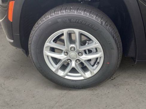 New 2025 Jeep Grand Cherokee L Laredo w/ Luxury Tech Group I image 15