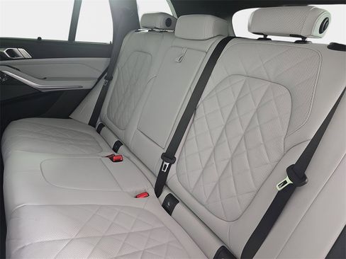 New 2026 BMW X5 M60i image 14