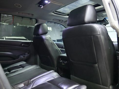 Used 2016 Chevrolet Suburban LT image 27