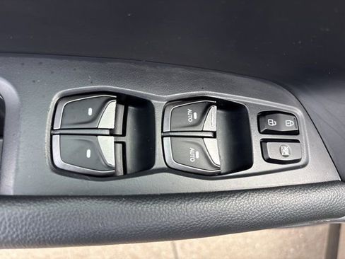 Used 2018 Hyundai Santa Fe Sport FWD image 22