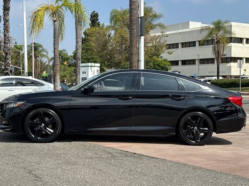 Used 2019 Honda Accord Sport image 2