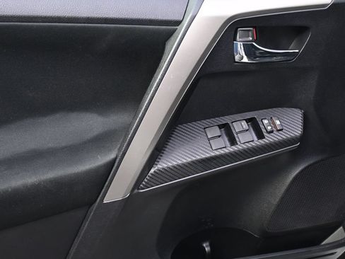 Used 2014 Toyota RAV4 XLE AWD/4WD image 19