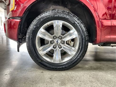 Used 2017 Ford F150 Platinum w/ Equipment Group 701A Luxury image 10