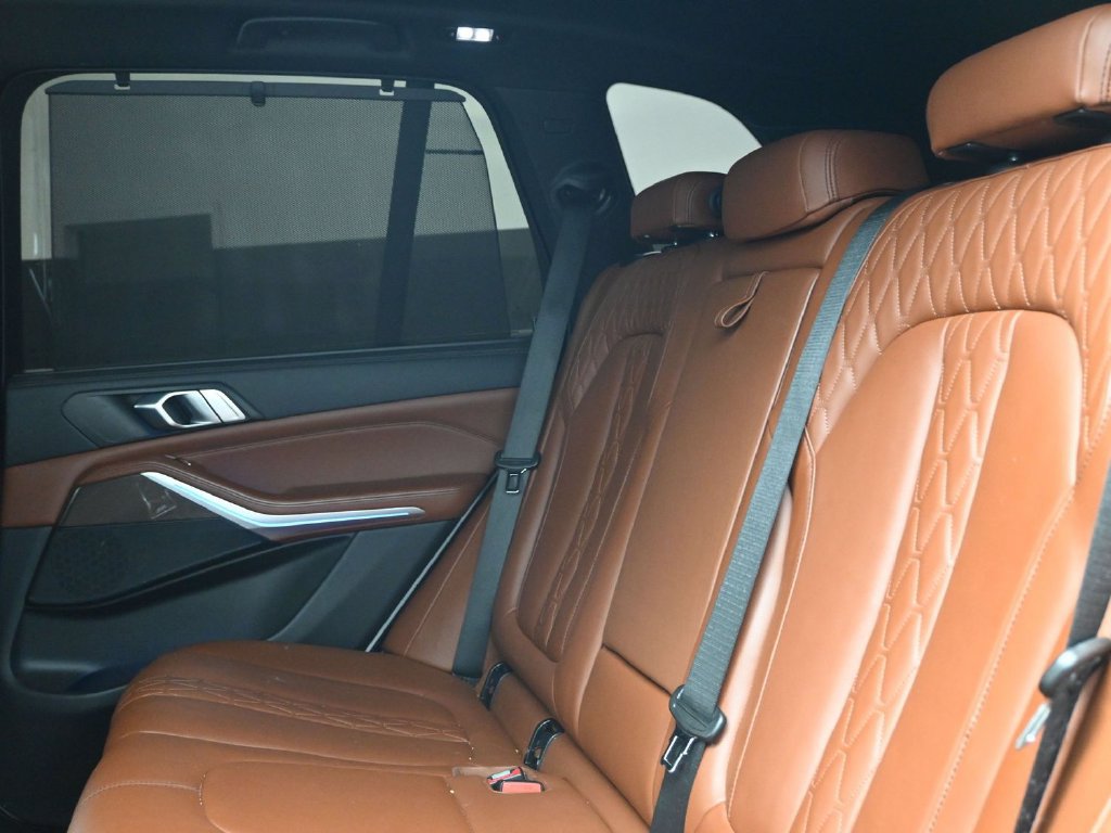 Used 2022 BMW X5 sDrive40i w/ M Sport Package RWD image 14