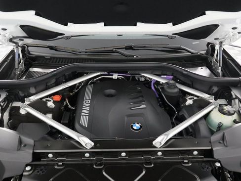 New 2026 BMW X7 xDrive40i w/ M Sport Package image 10