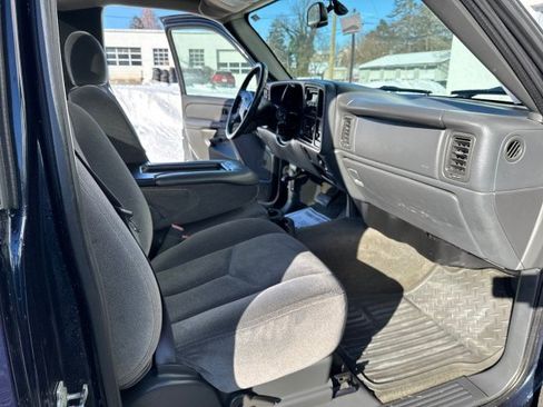 Used 2005 GMC Sierra 1500 SLE w/ Light Duty Power Package image 17