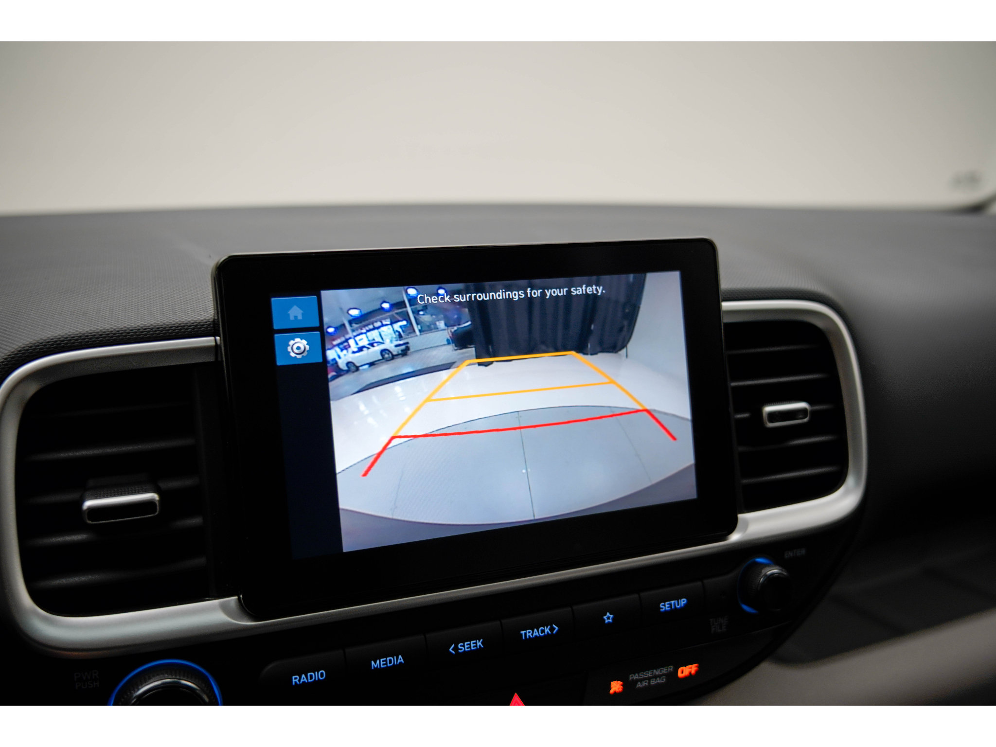 Used 2025 Hyundai Venue SEL FWD image 22