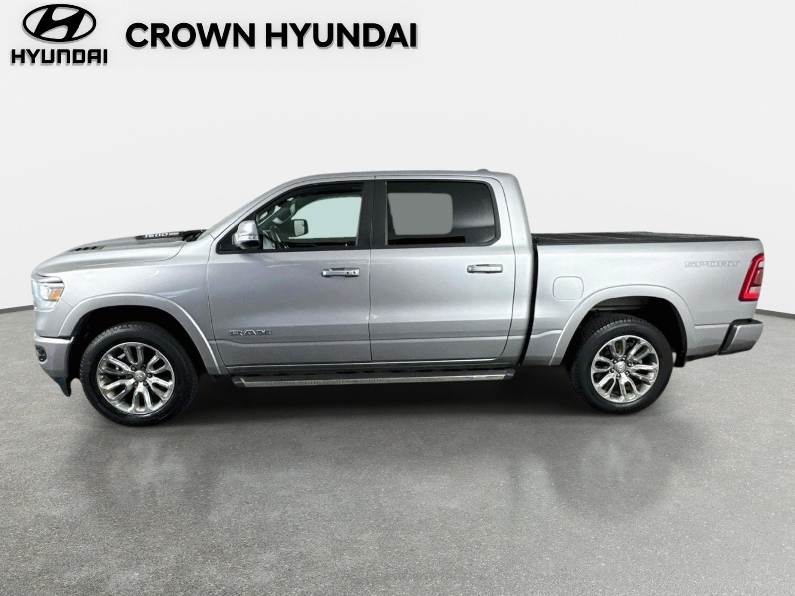 Used 2021 RAM 1500 Laramie AWD/4WD image 9