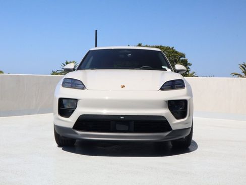 New 2026 Porsche Macan Electric RWD image 6