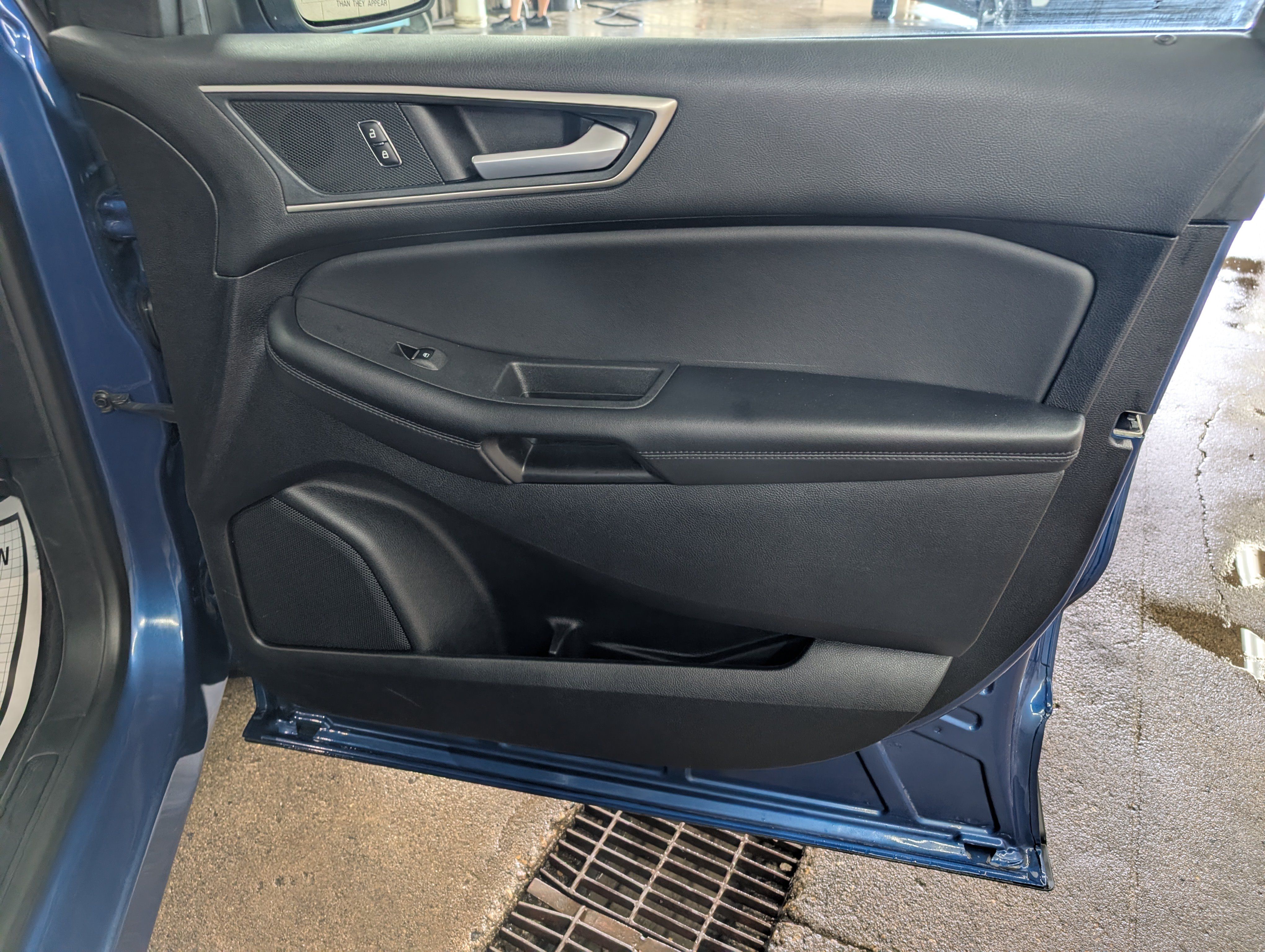 Used 2024 Ford Edge SEL AWD/4WD image 4