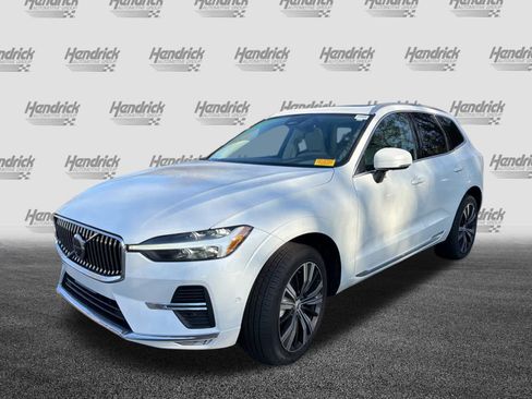 Certified 2023 Volvo XC60 B5 Plus image 7