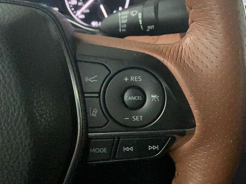 Used 2020 Toyota Avalon Limited w/ Advanced Safety Package image 18