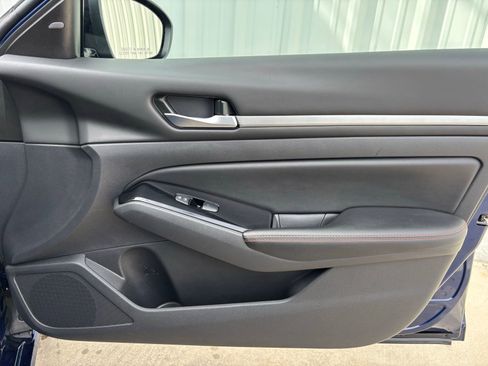 Used 2024 Nissan Altima 2.5 SR image 35