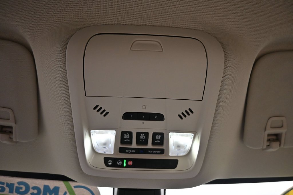 Used 2023 Buick Enclave Avenir w/ Avenir Technology Package AWD/4WD image 22