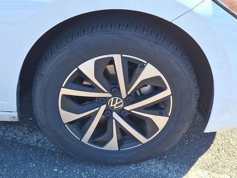 Used 2024 Volkswagen Jetta S image 9