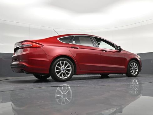 Used 2017 Ford Fusion SE w/ Fusion SE Technology Package FWD image 32