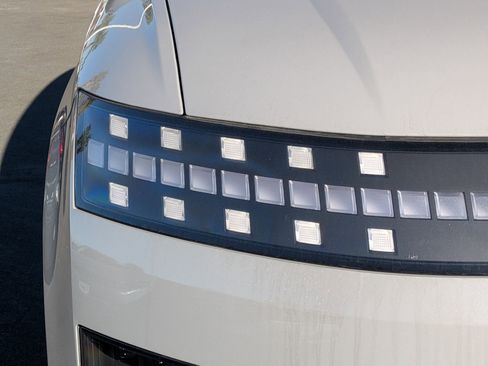 New 2026 Hyundai Ioniq 9 Limited image 6