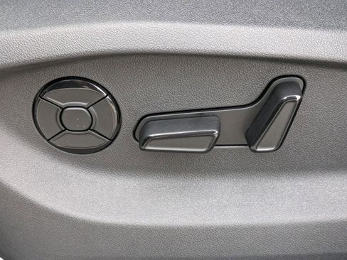 New 2026 Volkswagen Tiguan SE R-Line FWD image 25