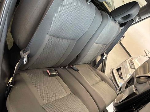 Used 2005 Toyota RAV4 2WD image 23