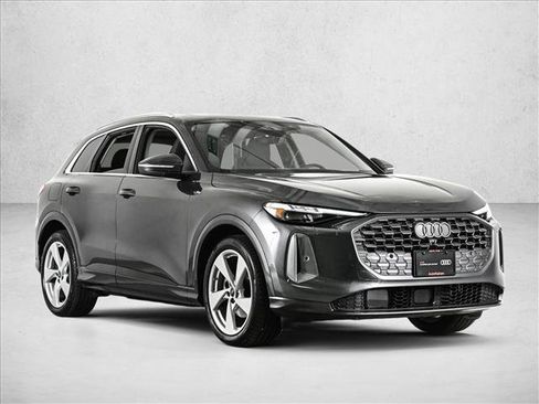 Certified 2025 Audi Q5 Prestige AWD/4WD image 3
