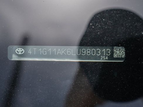 Used 2020 Toyota Camry SE image 33