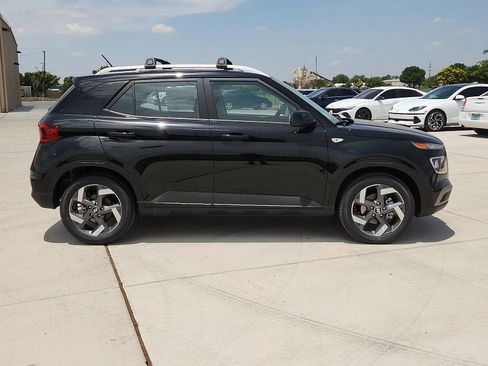 New 2026 Hyundai Venue SEL FWD image 5
