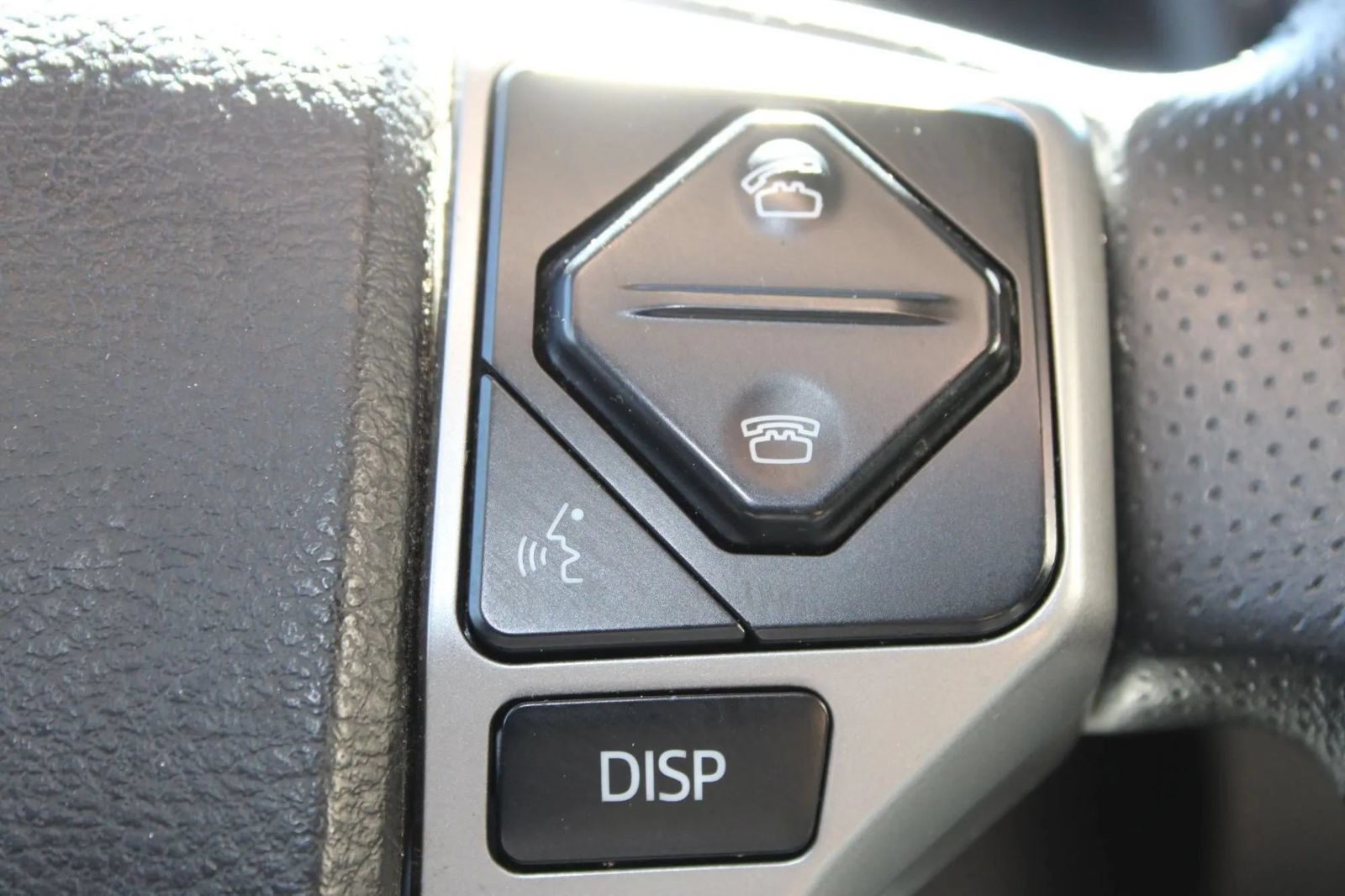 Used 2018 Toyota 4Runner SR5 Premium AWD/4WD image 33