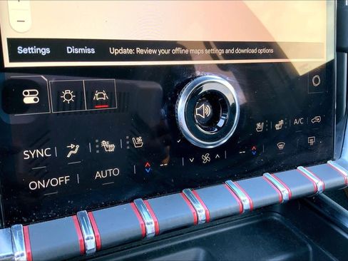 Used 2024 GMC Acadia AT4 w/ Luxury Package image 28