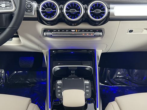 Certified 2023 Mercedes-Benz GLB 250 image 18