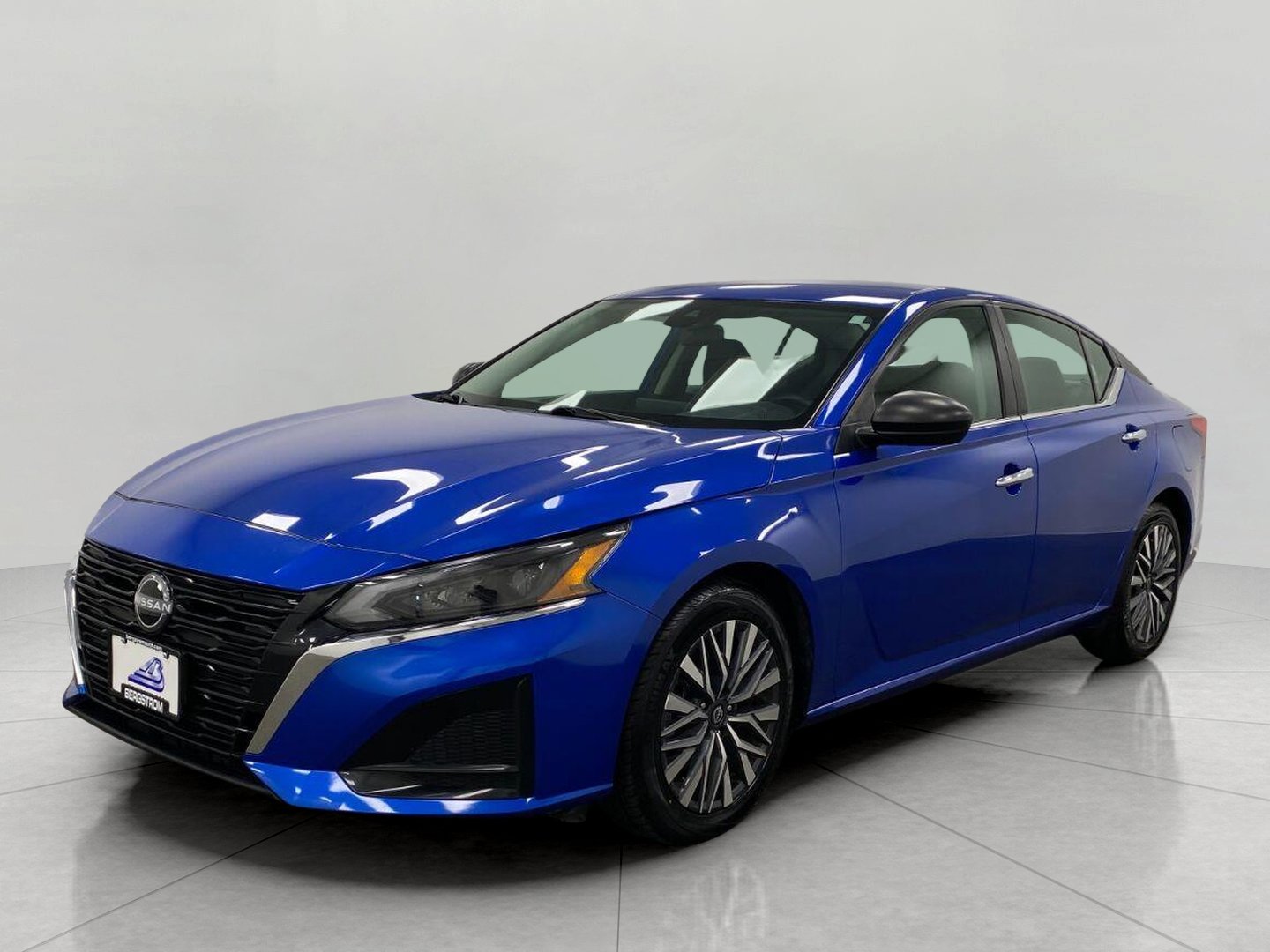 Certified 2025 Nissan Altima 2.5 SV FWD image 8