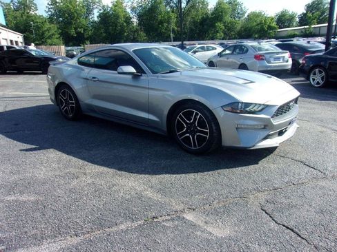 Used 2020 Ford Mustang Premium RWD image 4