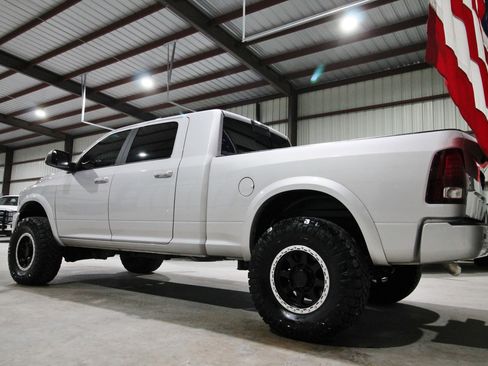 Used 2018 RAM 2500 Laramie w/ Sport Appearance Group AWD/4WD image 8