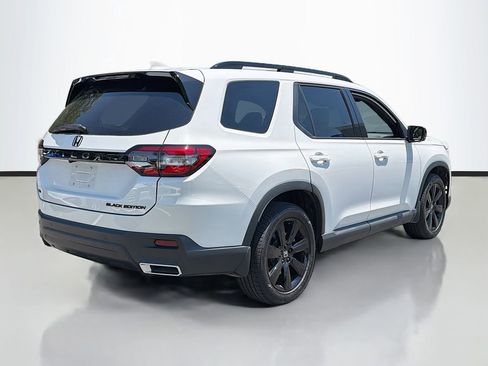 Used 2025 Honda Pilot Black Edition image 5