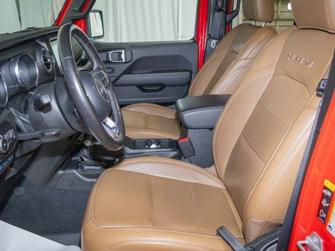 Used 2022 Jeep Wrangler Unlimited Sahara w/ Cold Weather Group AWD/4WD image 11