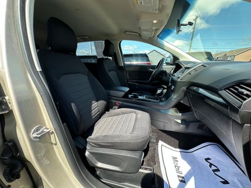 Used 2017 Ford Edge SE AWD/4WD image 16