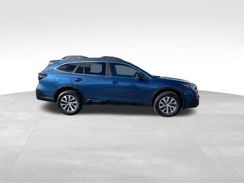 Used 2022 Subaru Outback Premium image 4