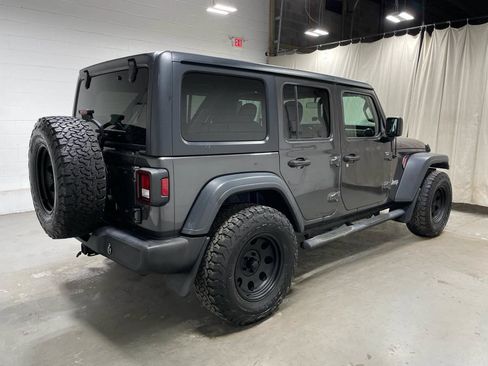 Used 2019 Jeep Wrangler Unlimited Sport S AWD/4WD image 4