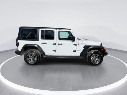 Used 2022 Jeep Wrangler Sport S image 23