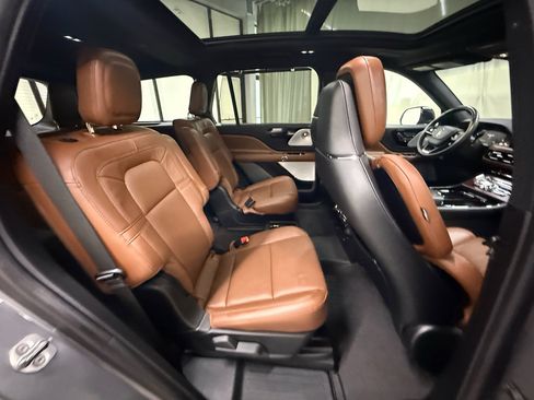 Used 2022 Lincoln Aviator Grand Touring w/ Equipment Group 301A AWD/4WD image 24