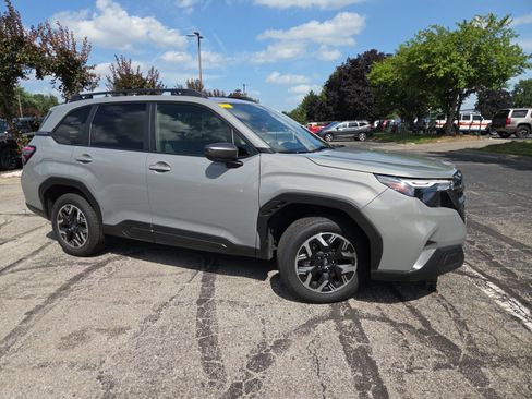 Certified 2025 Subaru Forester Premium AWD/4WD image 3