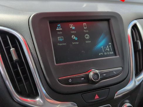 Used 2018 Chevrolet Equinox LT FWD image 28