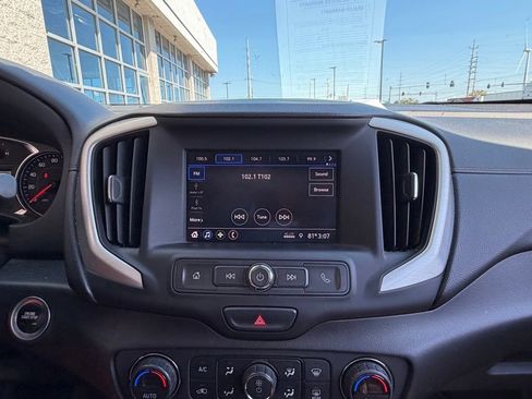Used 2020 GMC Terrain SLE w/ Driver Convenience Package FWD image 13