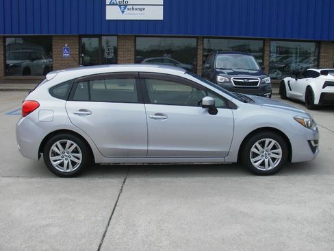 Used 2016 Subaru Impreza 2.0i Premium w/ Popular Package #1 AWD/4WD image 4