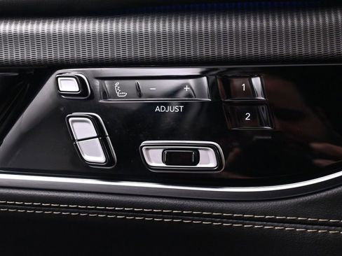 Used 2022 Jeep Grand Wagoneer Series II AWD/4WD image 50