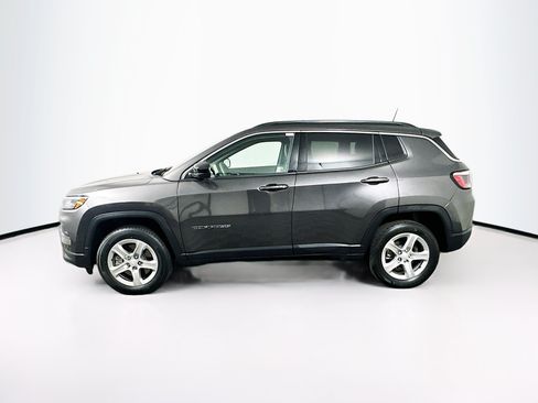 Used 2023 Jeep Compass Latitude w/ Convenience Group AWD/4WD image 4