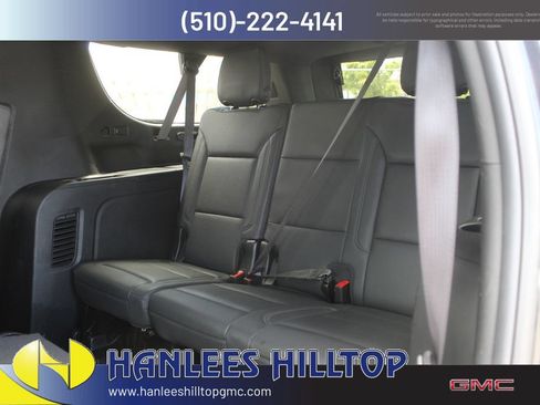 Used 2025 Chevrolet Suburban LT RWD image 16