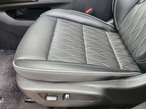 Used 2023 Buick Envision Avenir FWD image 20