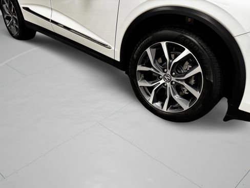 Certified 2023 Acura MDX FWD w/ Technology Package image 42